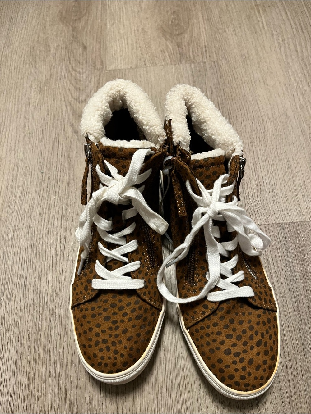 Universal Thread Brown Cheetah Lace-Up Sherpa High Tops